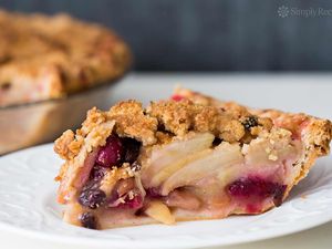 Apple Cranberry Currant Crumble Pie