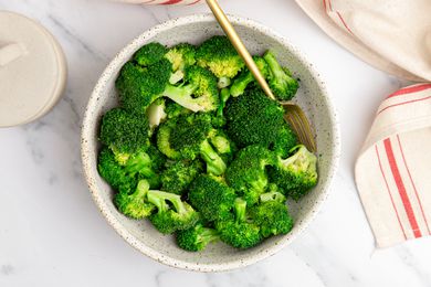 Bowl of Steamed Broccoli for How to Steam Broccoli in the Microwave